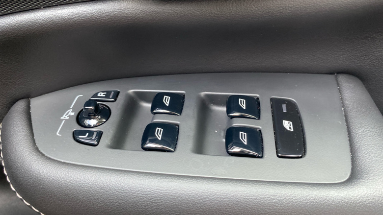 Volvo Xc90 2.0 B5D [235] Inscription Pro 5dr AWD Geartronic Diesel Estate